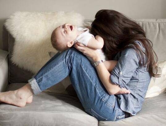 坐月子越喝水越口渴,月子宝妈一直很口渴是怎么了