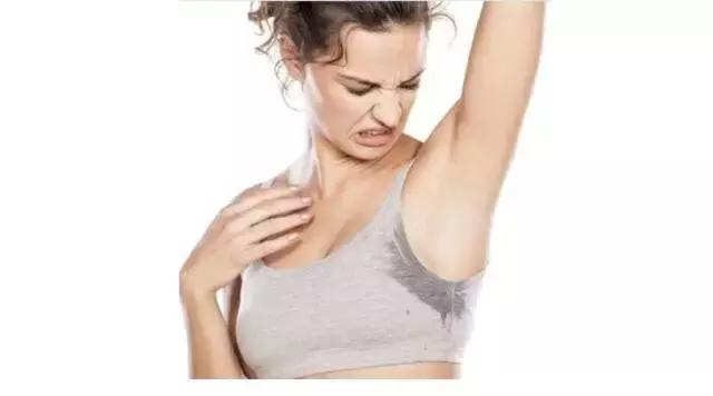 腋窝出汗发红有臭味特疼,腋窝总出汗有味道怎么办啊