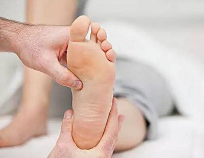 孕期手肿脚肿啥原因,孕期怎么看脚肿不肿