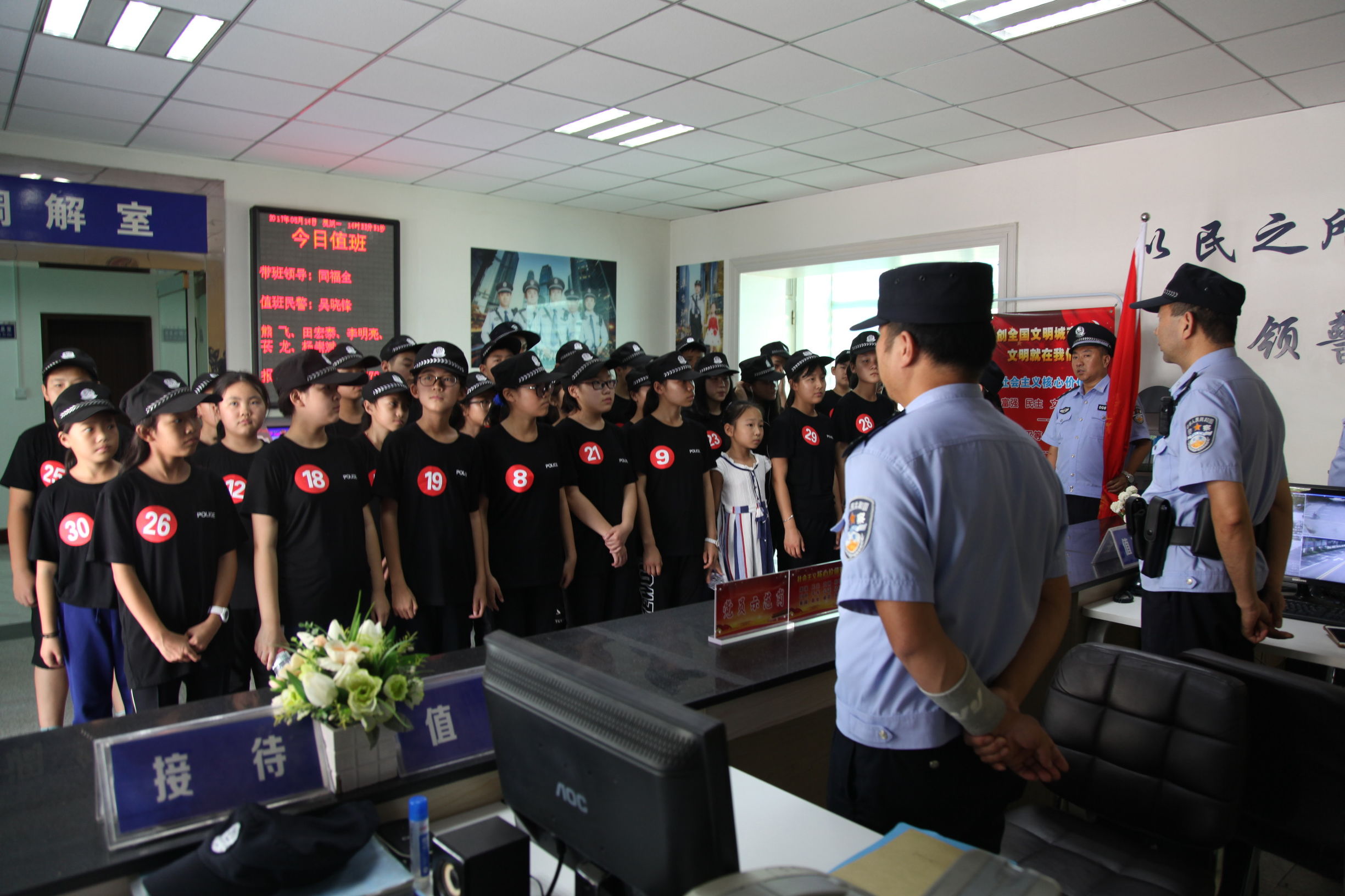 警察特训营挑战金盾,警察特训营警犬训练