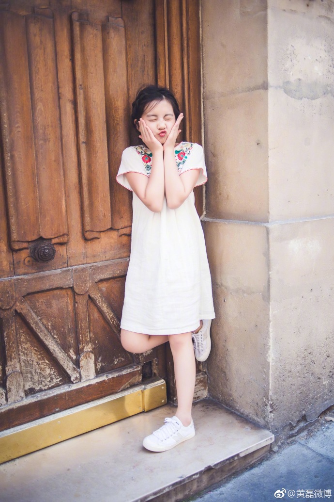 看到这样受排挤的关之琳，才知道行走江湖真的不能只能靠美貌！