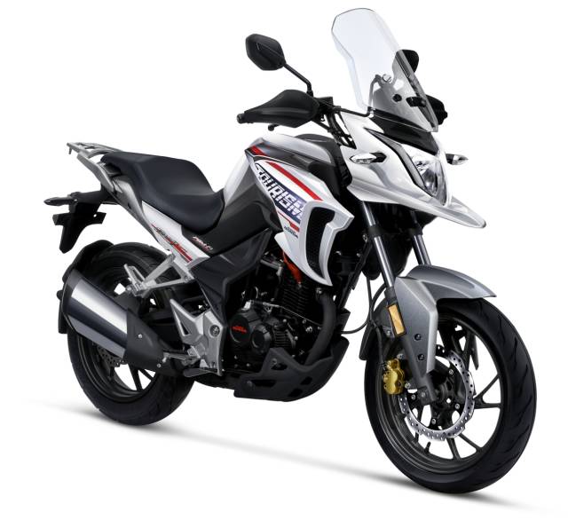 五羊本田猛鸷cb190x有时钟显示吗,猛鸷190对比新大洲本田cb190x