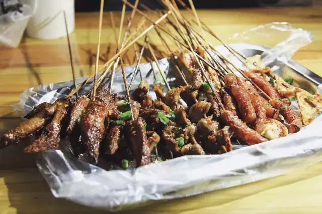 成都宽窄巷子旁边的小吃街,成都地道小吃街应该去哪里