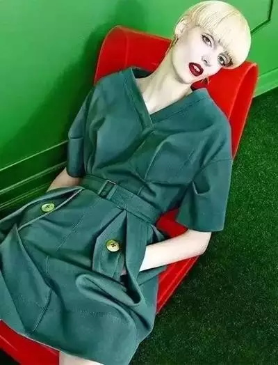 皮肤黑的妹子如何穿搭,皮肤黑的女生怎么穿搭夏天