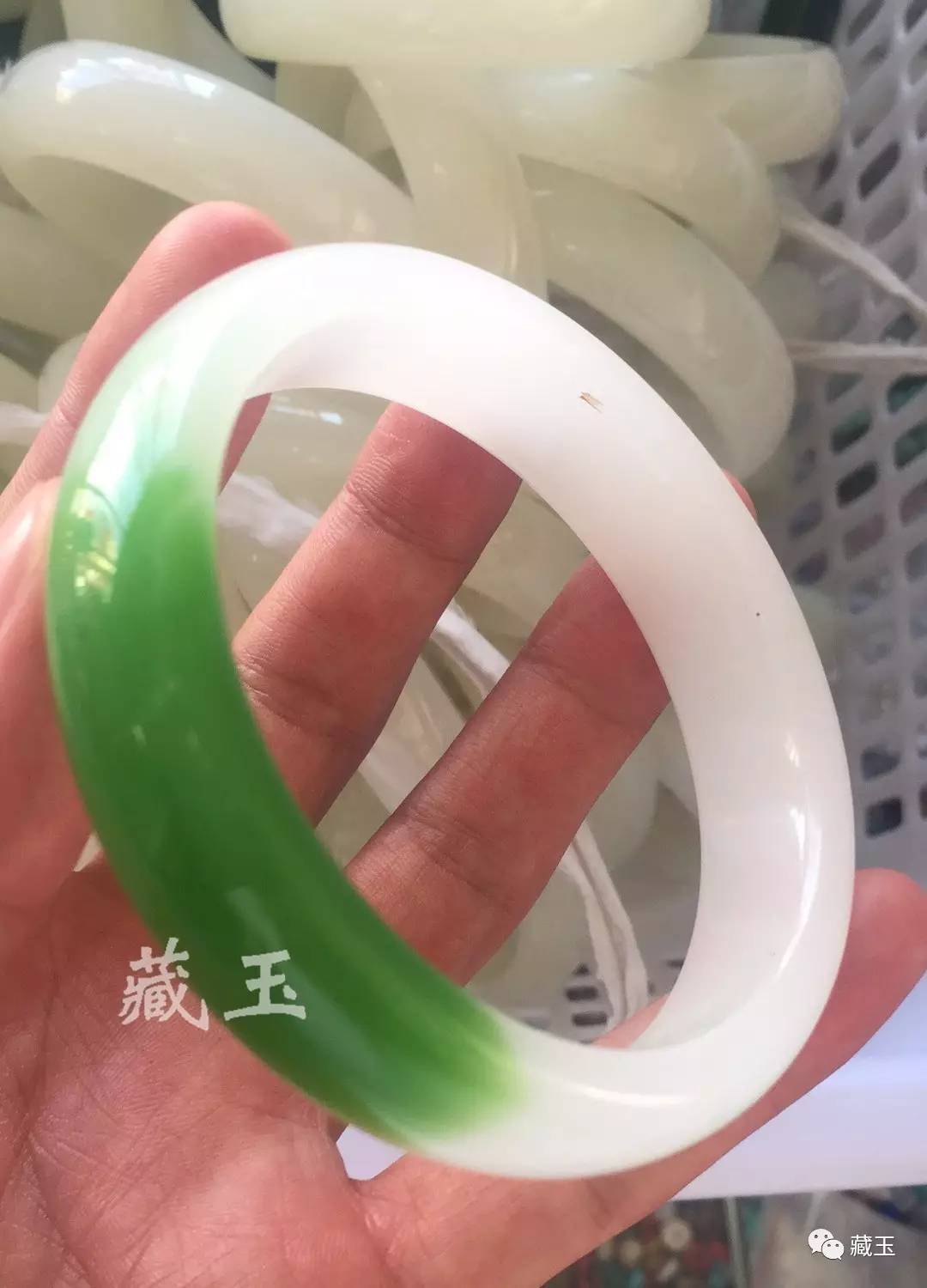 如何判断假翠青和田玉,精品翠青玉石造假