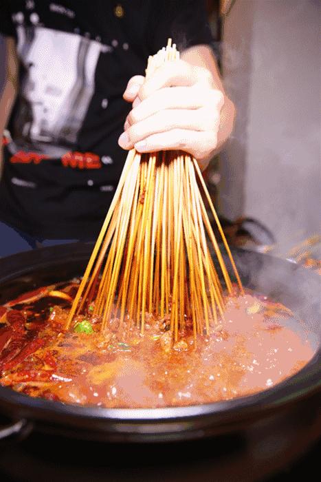 3毛一串排断腿！淠河路这家店让整个合肥都沸腾了