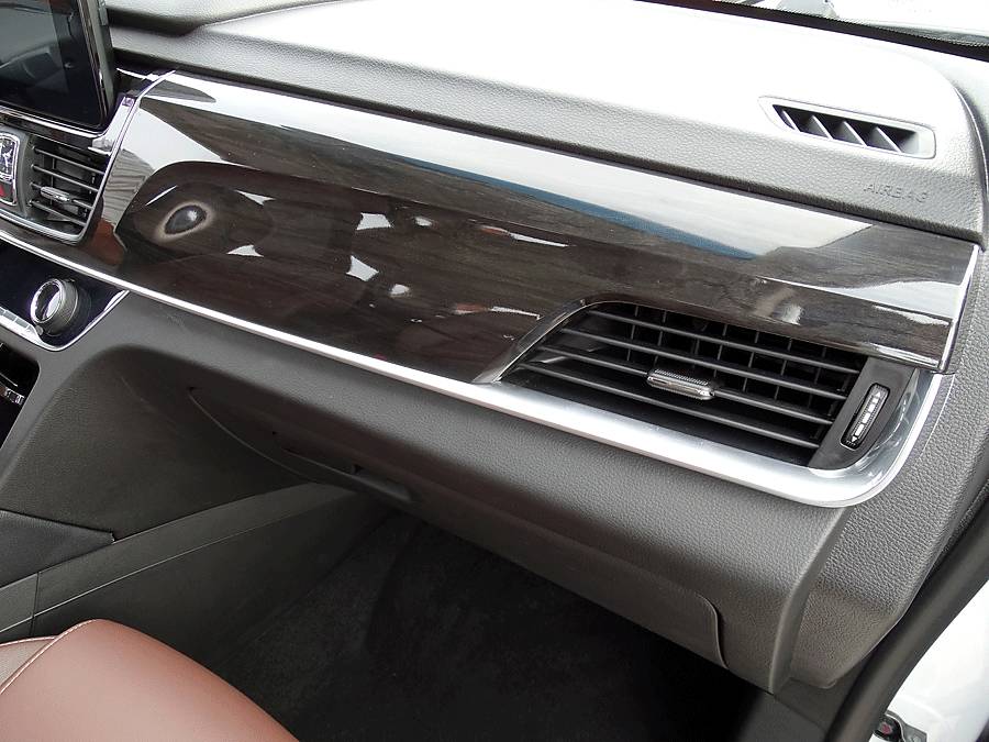 宝骏560半自动挡值得入手吗,2019款全新宝骏560自动挡顶配