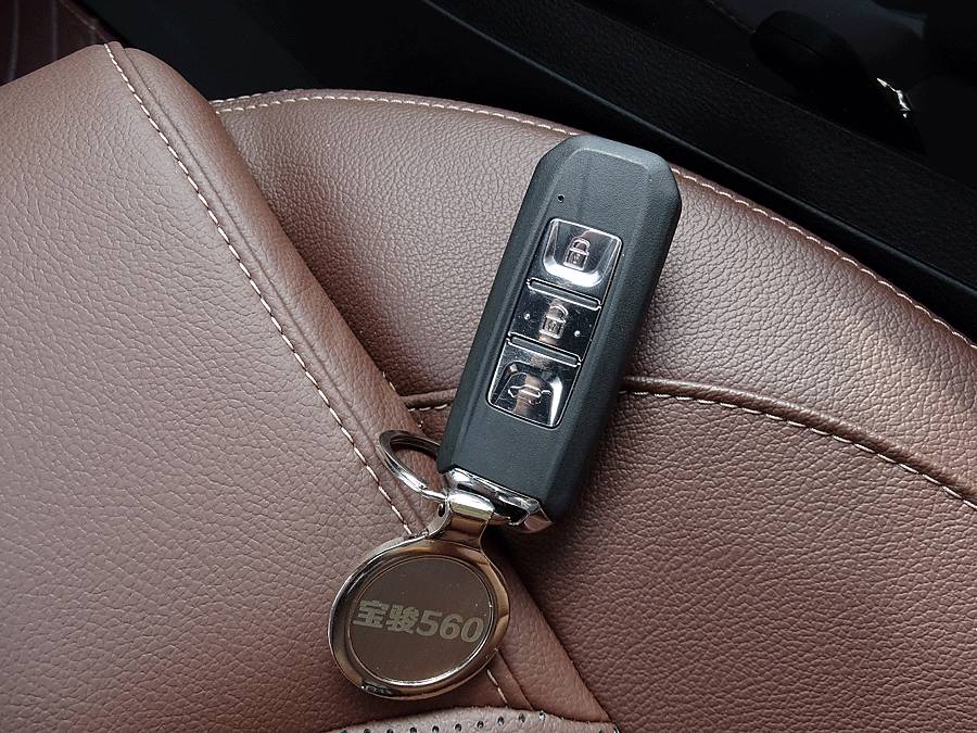 宝骏560半自动挡值得入手吗,2019款全新宝骏560自动挡顶配