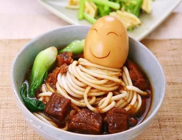 奶水变清了宝宝喝上有营养吗,奶水清是没营养吗