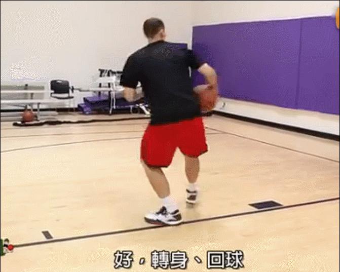 篮球转身运球右脚为中枢脚,篮球运球转身教学反思