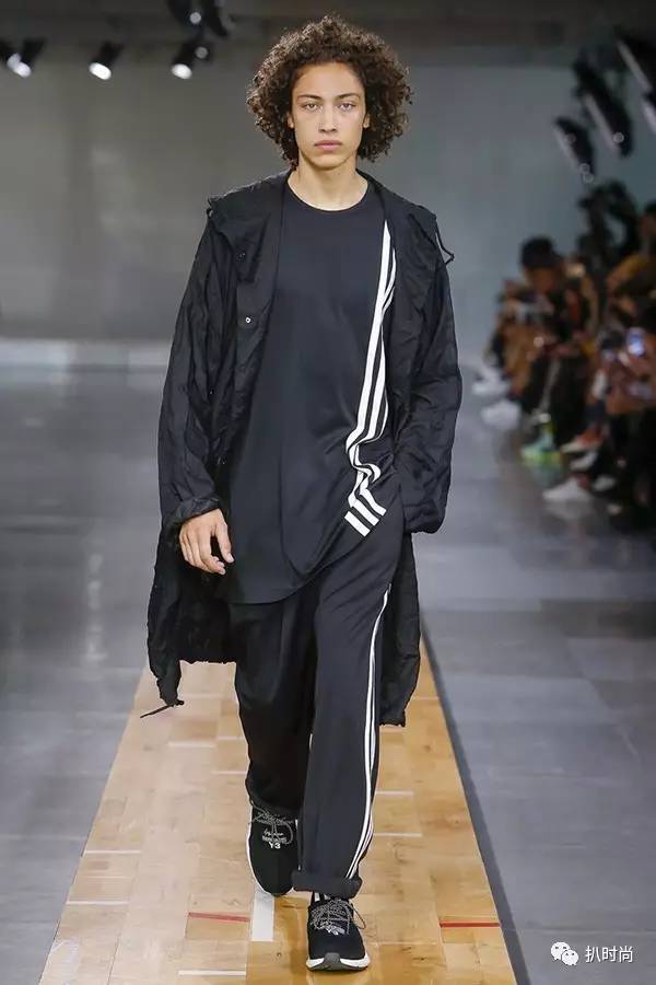 当下男装流行款式,男装宽松百慕大短裤流行趋势