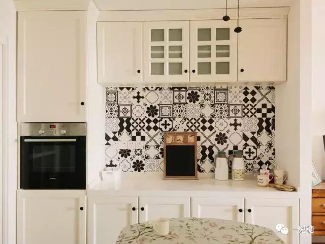 打柜子谁都会，但把柜子巧妙地藏起来，她家是个榜样