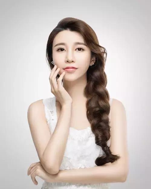 一千多万粉丝的网红创业,年营业收入1亿利润300万