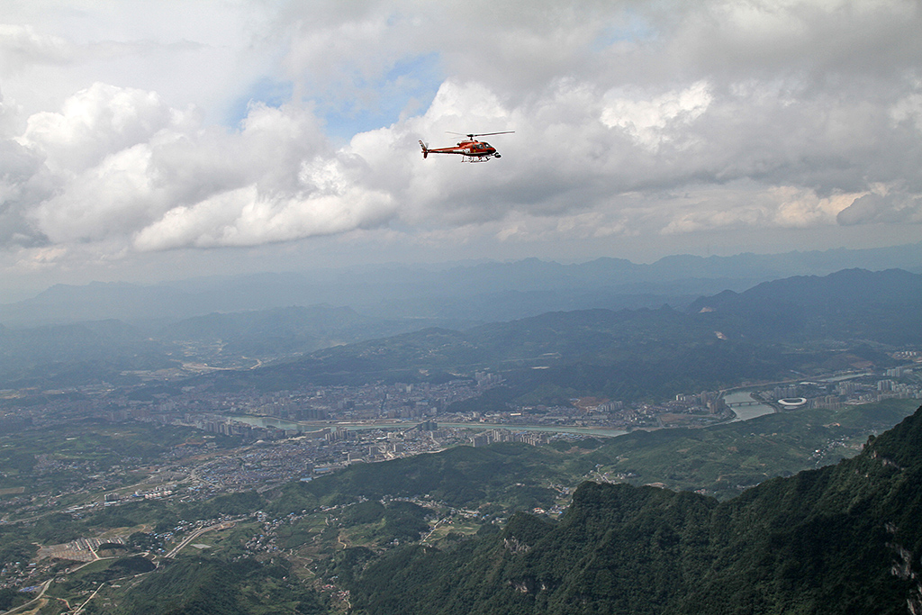 张家界天门山盘山公路,张家界天门山镇