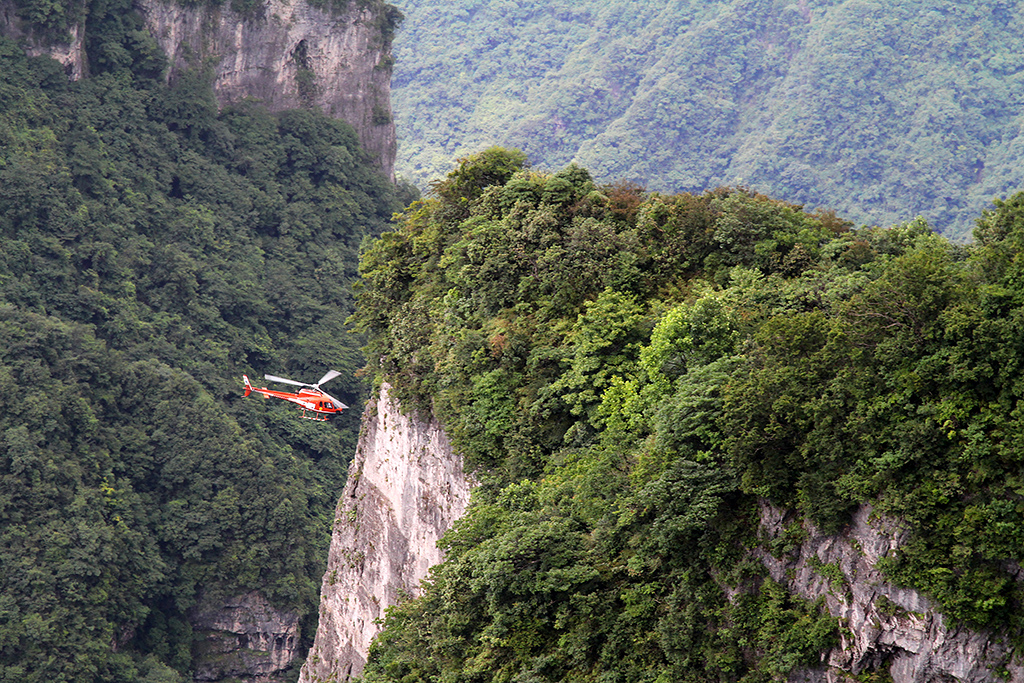 张家界天门山盘山公路,张家界天门山镇