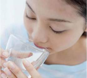 坐月子越喝水越口渴,月子宝妈一直很口渴是怎么了