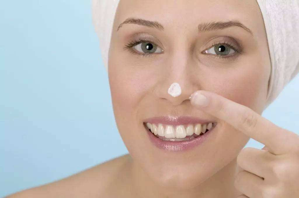 李士黑头导出液怎么用,黑头导出液刺痛怎么回事