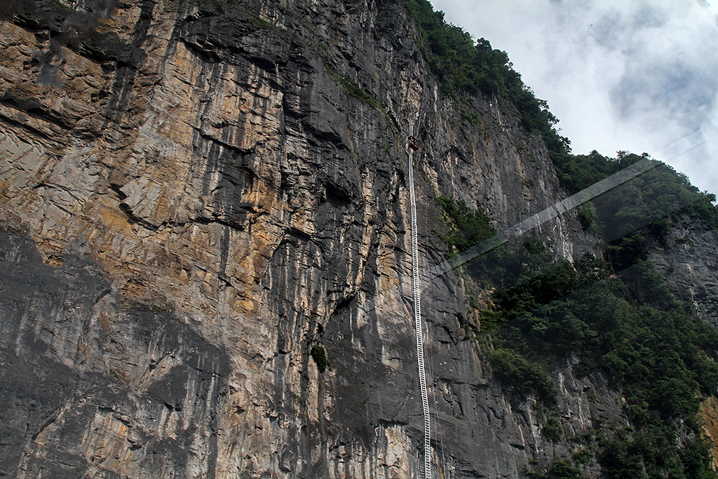 张家界天门山盘山公路,张家界天门山镇