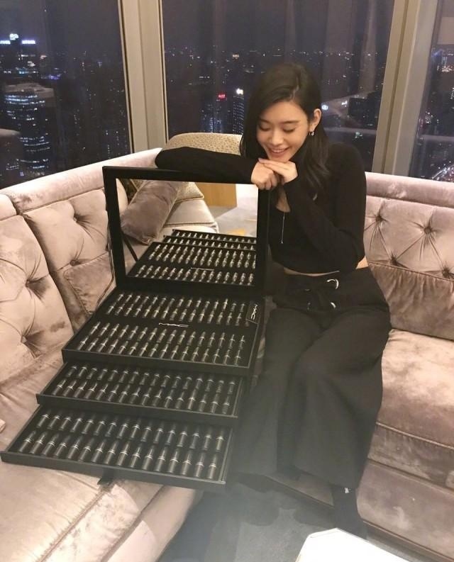 送女朋友彩妆礼物推荐,送给女朋友的生日礼物化妆品