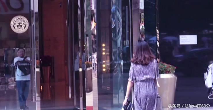 重庆一女子买千元衣服退货遭拒,江苏一女子买2000元包连续退款