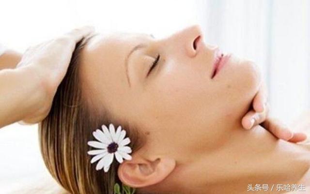 日常养护头发的技巧,头发尴尬时期如何养护