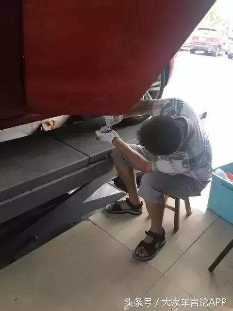 车身凹了怎么办,车身凹下去一道大坑怎么修复