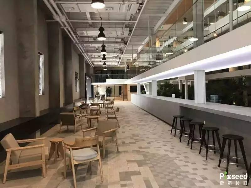 游戏or网购谁更烧钱？网购女透支10万，男友欲自杀！