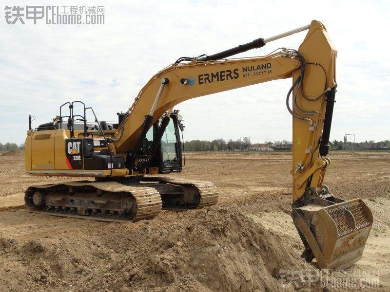 小挖掘机行走跑偏的解决方法,挖掘机行走跑偏怎么调