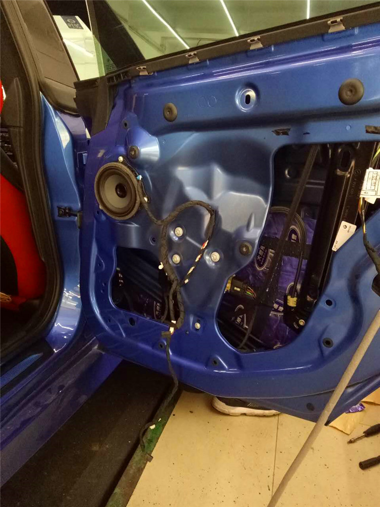 给汽车镀晶用什么材料,给汽车做地胶好吗