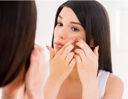 夏天脸上长痘怎么治,脸上长火气痘怎么快速消除