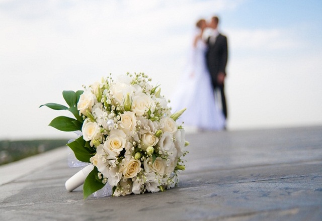 发现老公给别的女人发红包怎么办,发现老公给别的女的红包