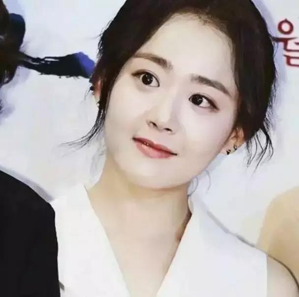 贾玲同款头发教程,贾玲发型辫子怎么扎好看