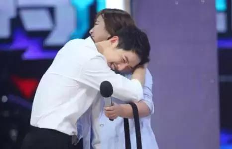 贾玲同款头发教程,贾玲发型辫子怎么扎好看