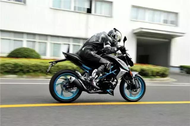 能进藏长途的踏板摩托车有哪些,骑摩托车进藏和开汽车进藏哪个好