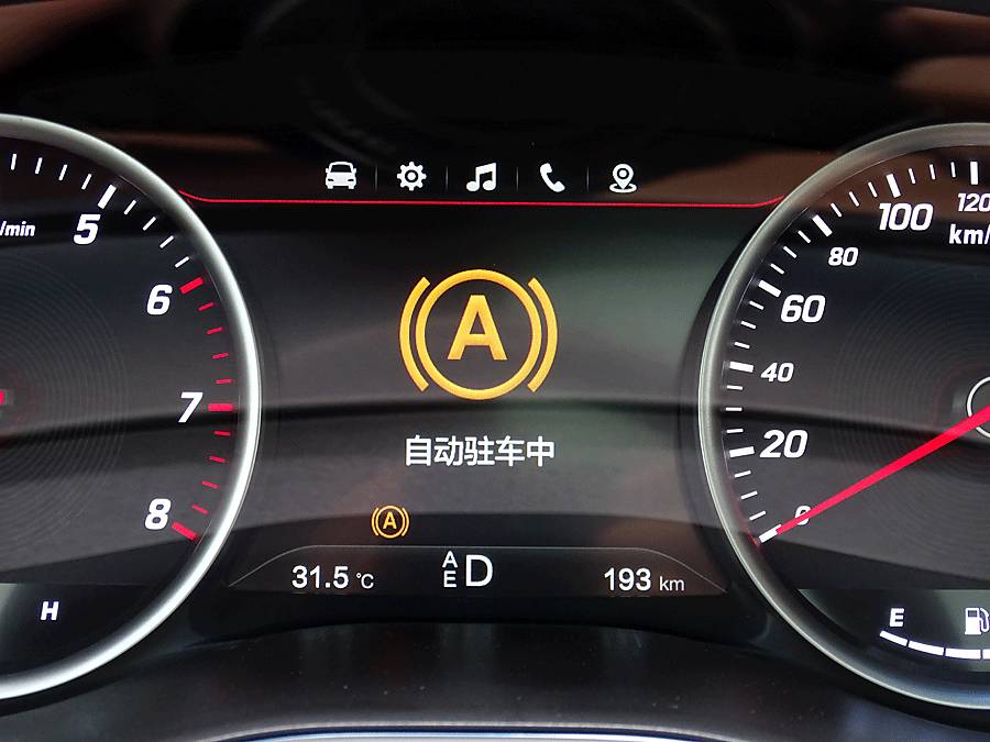 宝骏560半自动挡值得入手吗,2019款全新宝骏560自动挡顶配