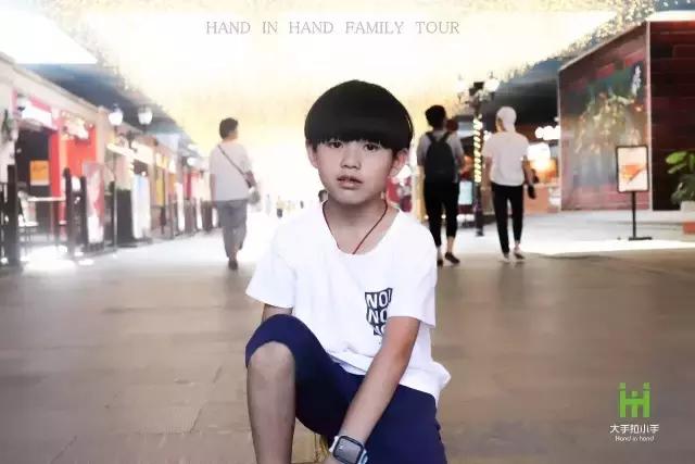 中山大道潮童街拍：很萌很酷很厉害，还会耍宝！