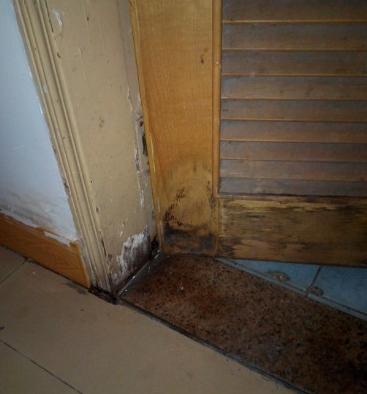 卫生间门套发霉怎么处理,家里房门门套发霉了怎么办