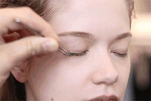 长期戴假睫毛副作用,长期戴假睫毛会使眼睛松弛吗