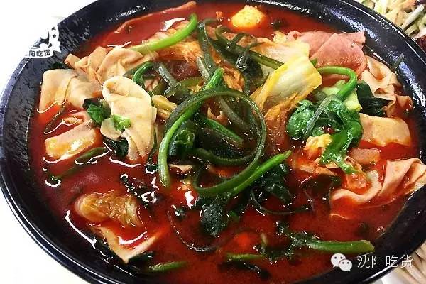 一碗老汤牛肉面两个鸡蛋,老汤豆腐面