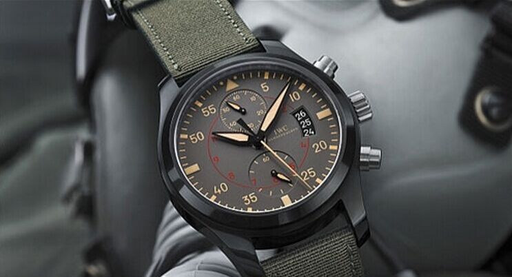 男生怎么穿休闲不尴尬,男人怎么穿好看