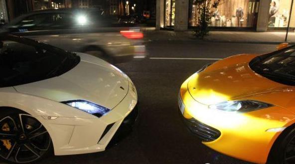 如此任性？阿拉伯富豪​们空运座驾度假,运费每辆2万英镑而已