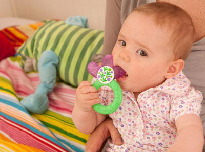 宝宝长牙会咬人流口水吗,宝宝流口水咬人是什么原因