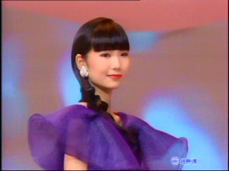 7年花600万买LV的她15年从配角沦落为龙套如今没音讯