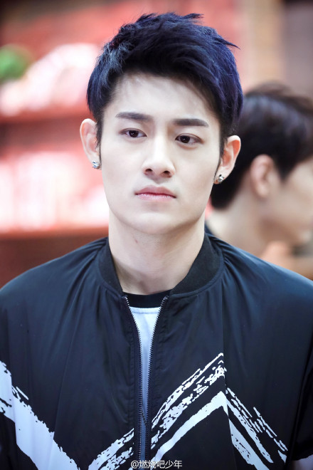 李宇春舒淇现状,硝烟四起傅菁完整版