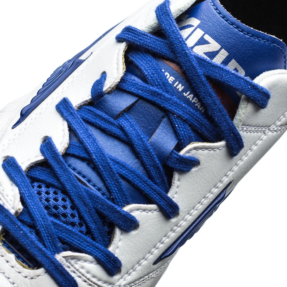 踢球必看小技巧,足球初学者选用哪种足球鞋较好