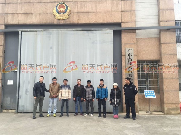 男子深陷传销骗局路遇警察求救,男子深陷传销机智求助民警