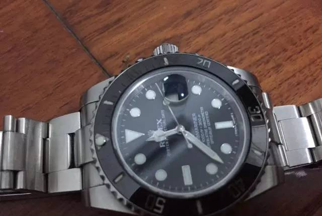 劳力士质量问题之陶瓷圈掉色