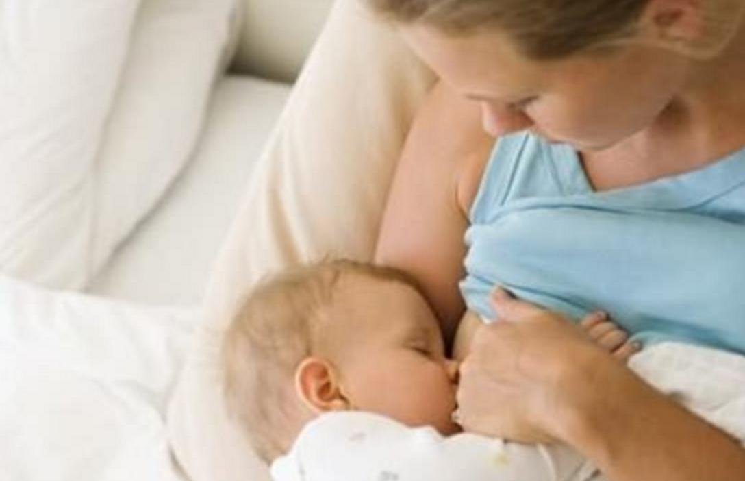 母乳会受到什么影响,母乳有血对小孩有影响吗