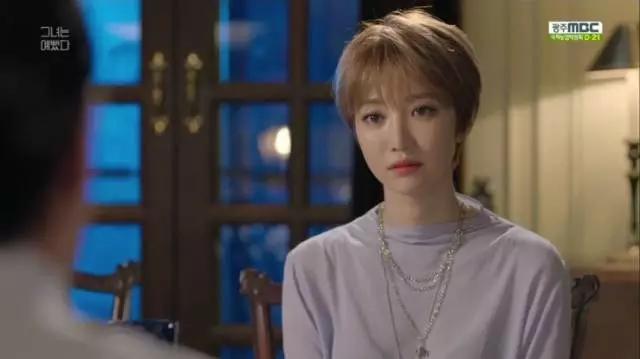 韩剧同款首饰,宋仲基片场被拍与宋慧乔同款卫衣