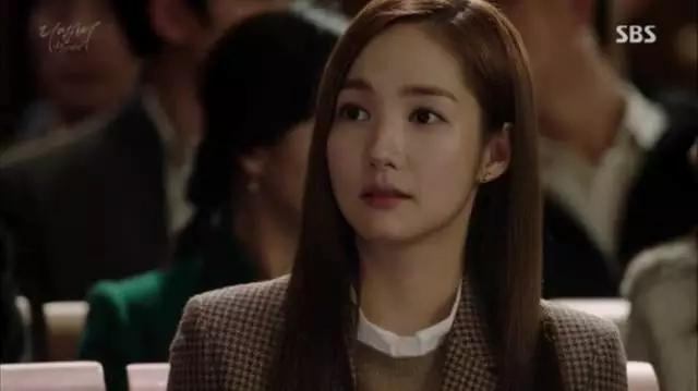 韩剧同款首饰,宋仲基片场被拍与宋慧乔同款卫衣